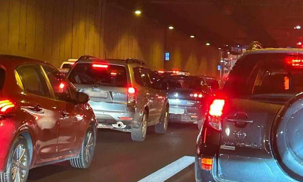 Τριήμερο Καθαρά Δευτέρας: Σχεδόν 60.000 οχήματα εγκατέλειψαν από το πρωί από την Αττική - Τα μέτρα της Τροχαίας
